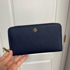 Tory Burch full zip wallet
